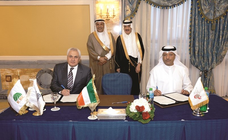 عبدالله الصبيح وأسامة القيسي يوقعان مذكرة التفاهم بحضور حجار والغنام﻿