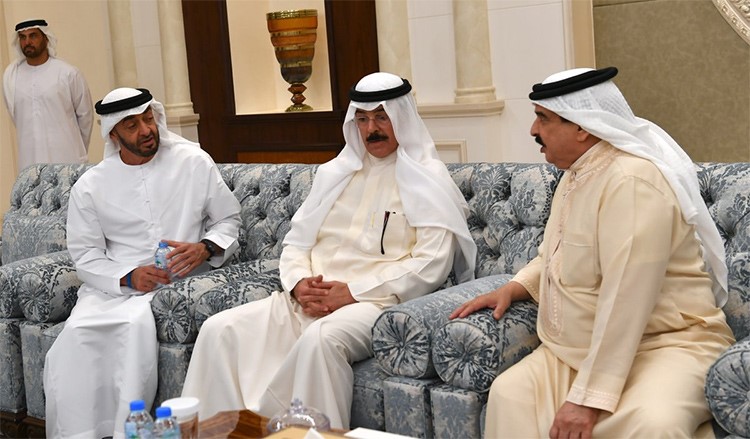 ممثل سمو الأمير يقدم واجب العزاء بوفاة الشيخ سلطان بن زايد في ابوظبي
