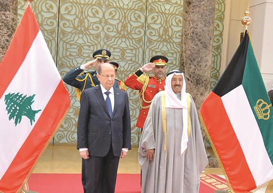 صاحب السمو الأمير الشيخ صباح الأحمد والرئيس اللبناني ميشال عون (أرشيفية)