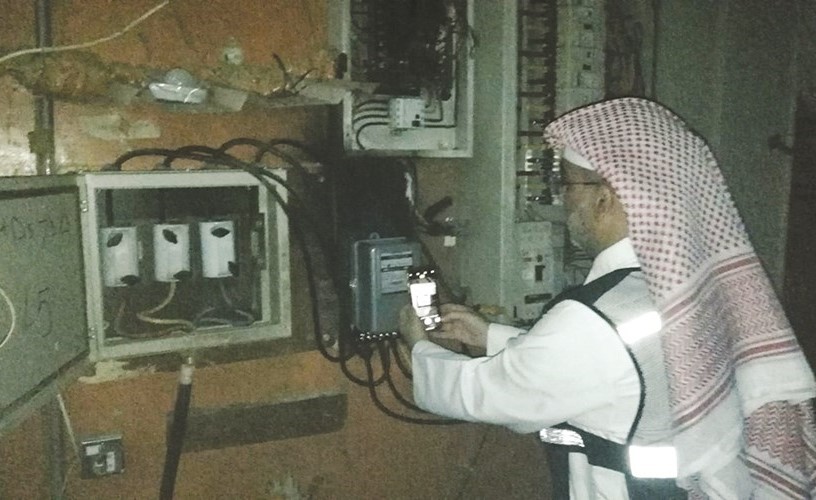 قطع التيار الكهربائي عن العقارات المخالفة﻿