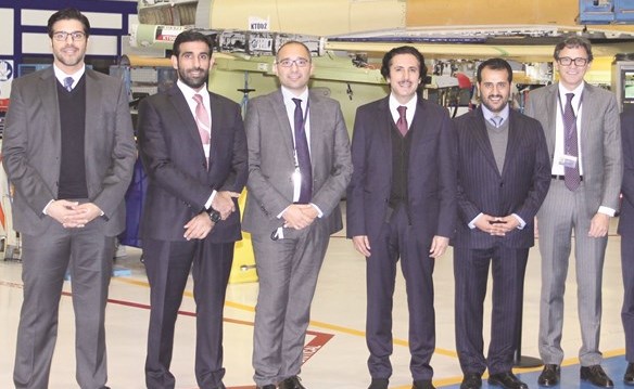 السفير الشيخ عزام الصباح والوفد المرافق خلال زيارة خط إنتاج طائرات اليوروفايتر بمصانع ليوناردو﻿