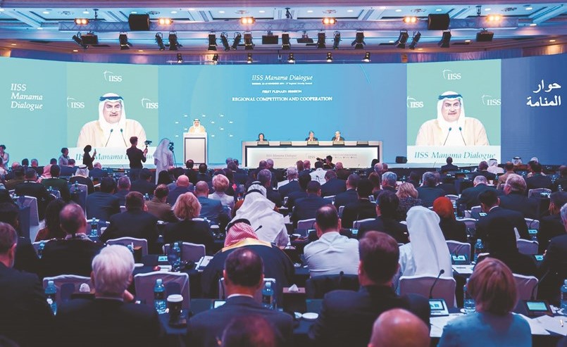 وزير الخارجية البحريني الشيخ خالد بن احمدملقيا كلمته في منتدى حوار المنامة	(بنا)﻿