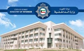 إبعاد 3 بنغاليين لحيازة كرتون خمر