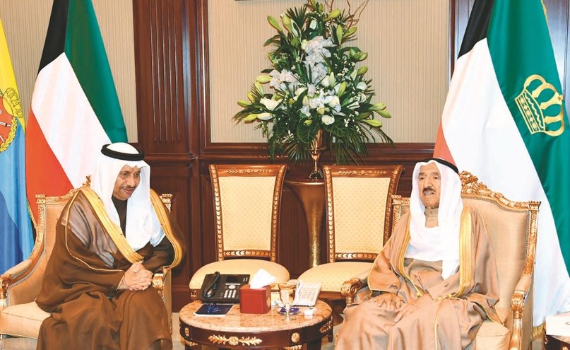صاحب السمو الأمير خلال استقباله سمو الشيخ جابر المبارك﻿
