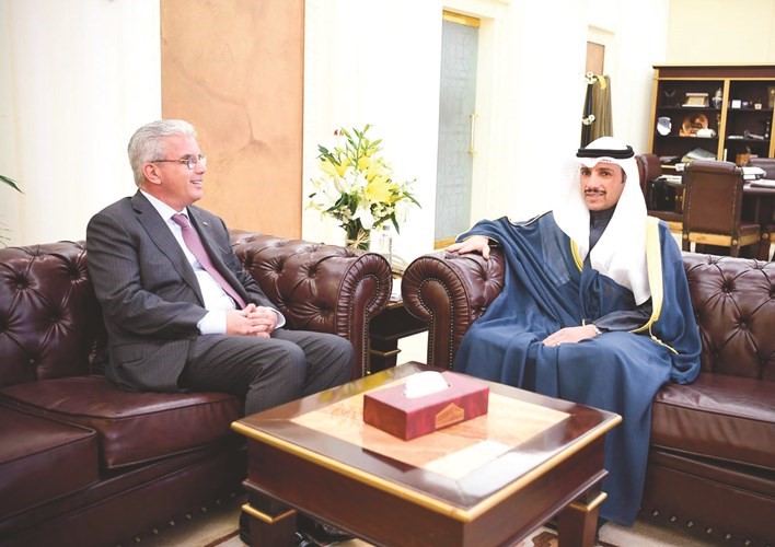 الرئيس الغانم مستقبلا السفير رامي طهبوب﻿