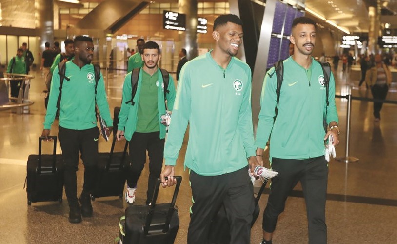 المنتخب السعودي لدى وصوله إلى الدوحة﻿