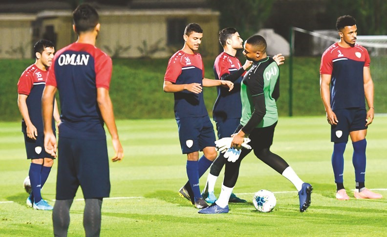 ملاعب الجامعة تجهز العُماني