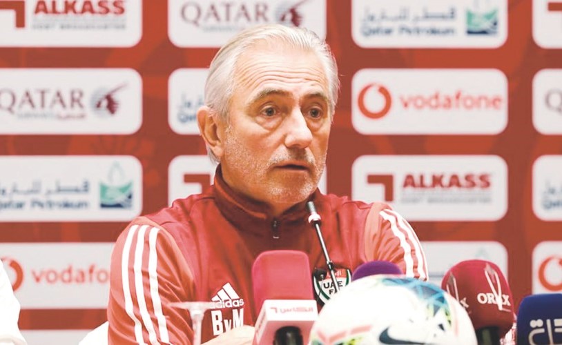  فان مارفيك مدرب المنتخب الإماراتي خلال المؤتمر الصحافي ﻿