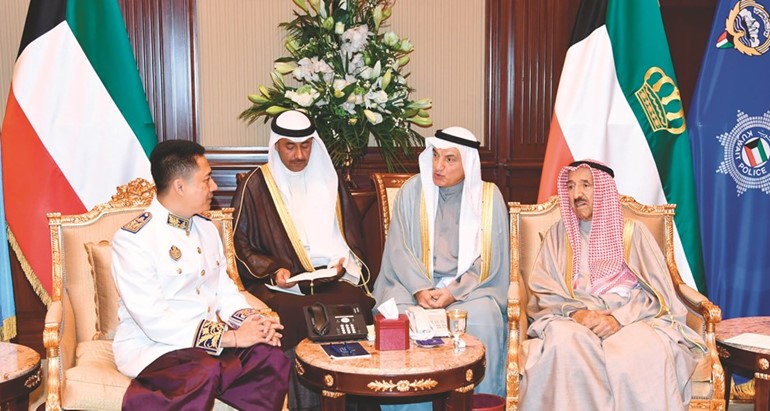 صاحب السمو الامير الشيخ صباح الاحمد خلال استقباله سفير كمبوديا ﻿