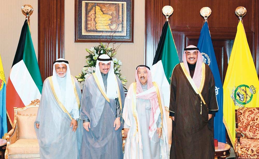 صاحب السمو الأمير الشيخ صباح الاحمد مستقبلا  مرزوق الغانم وسمو الشيخ صباح الخالد والمستشار يوسف المطاوعة
