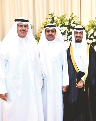 د.فلاح الطامي يبارك للمعرس يوسف السويري وخاله عبدالله الداهش﻿