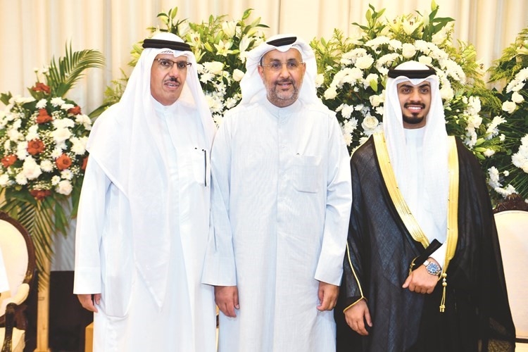 عادل المناعي مباركا﻿