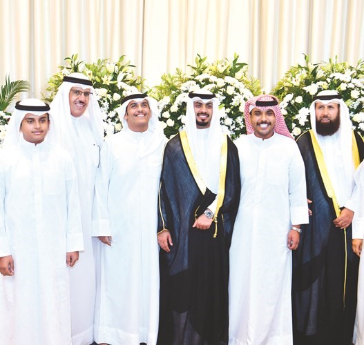 عبدالله الداهش وأولاده ناصر وعبدالرحمن وعبدالعزيز يباركون﻿