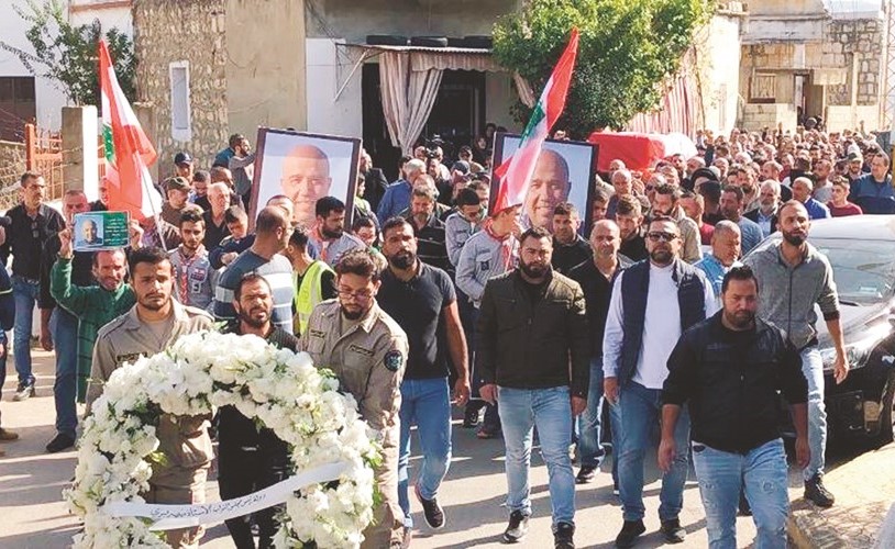 تشييع جثمان حسين شلهوب في بلدته طير فلسيه الجنوبية	(محمود الطويل)﻿