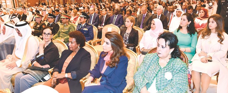 متابعة من الحضور ﻿