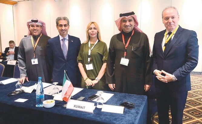 أمين سر الشعبة البرلمانية النائب د.عودة الرويعي خلال لقائه رئيس مجلس النواب القبرصي بحضور مشعل العنزي﻿