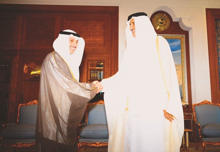 أمير دولة قطر سمو الشيخ تميم بن حمد آل ثاني مستقبلا رئيس مجلس الأمة مرزوق الغانم﻿