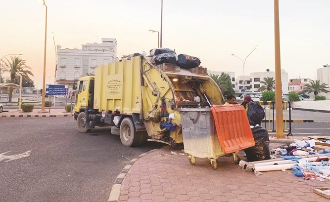 سيارات النظافة.. مراقبة بـ «GPS»