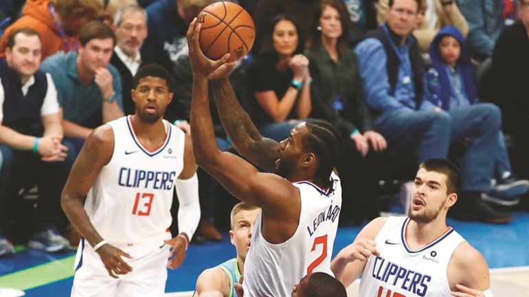 «الثنائي» يقود كليبرز لسادس انتصاراته في الـ NBA
