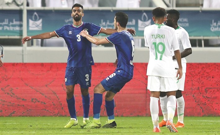 الأزرق.. «فوق الزين»