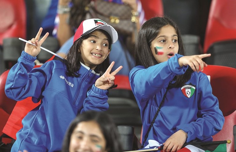 الأزرق.. «فوق الزين»