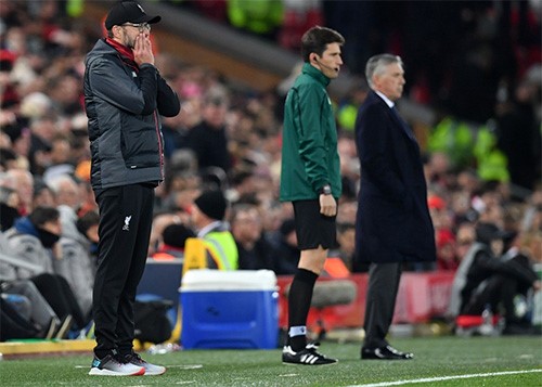 ليفربول ونابولي يتعادلان 1-1 في أنفيلد