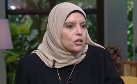 بالفيديو.. واعظة دينية: الإسلام بيجيب للمرأة حقها وهي حاطة رجل على رجل