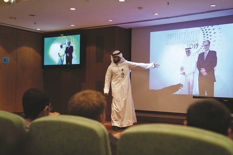 «بيتك»: إبراز أهمية الادخار وقيمته في الاقتصاد للطلبة