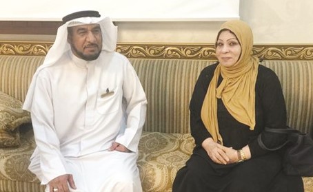 د. محمد العمران يتحدث للزميلة ليلى الشافعي ﻿