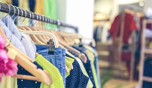 دراسة تكشف سر رغبة النساء بارتداء ملابس تكشف مفاتنهن !