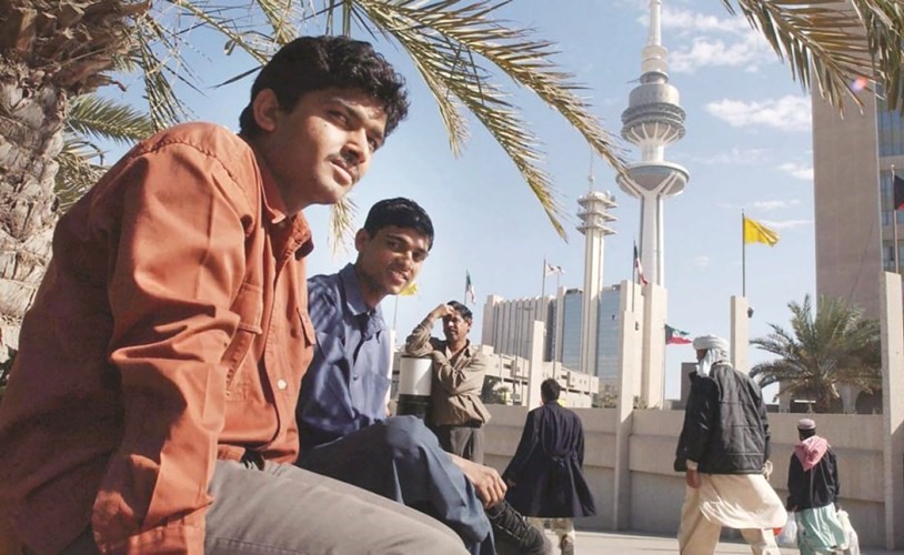 1435 ديناراً راتب الكويتي.. و301 دينار للوافد