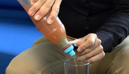 بالفيديو.. اختراع ذكي.. قارورة توفر مياها نظيفة للملايين بتكاليف بسيطة