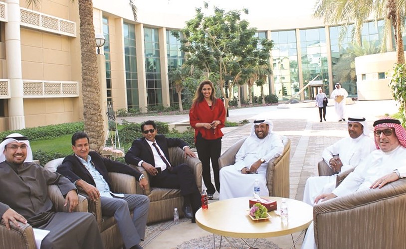 «الدراسات التجارية» نظمت لقاءها الاجتماعي الأول
