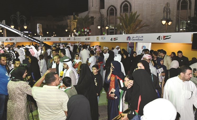 جانب من احتفال البلدية بالعيد الوطني الإماراتي في المباركية 	(محمد هنداوي)﻿