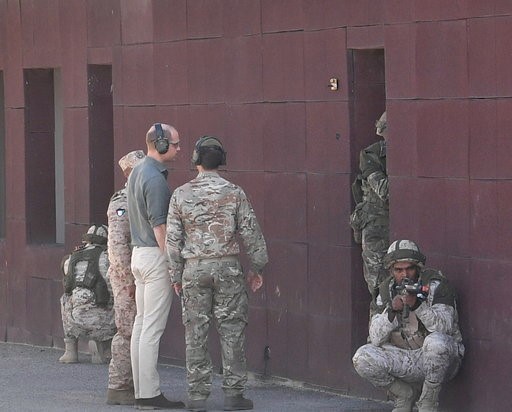بالفيديو..الأمير ويليام يزور معسكر الحرس الوطني ويشهد تمرين "محارب الصحراء"