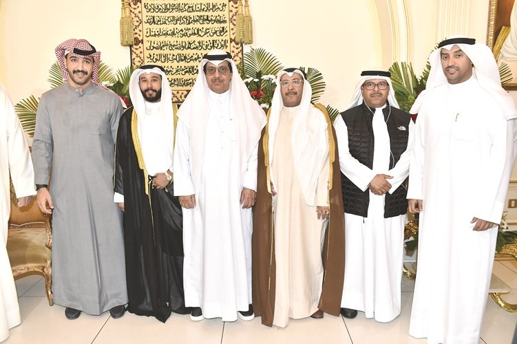 مبارك الخرينج مهنئا﻿