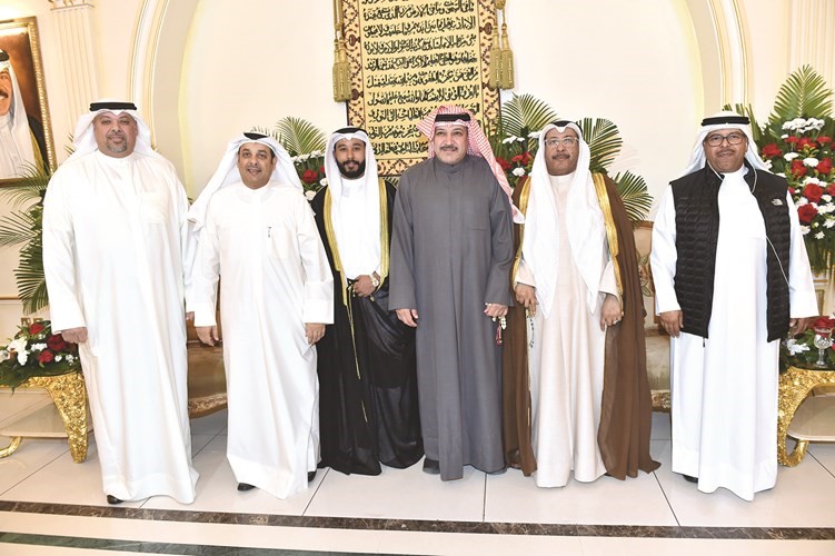 علي الهديب ويعقوب الصانع يباركان﻿