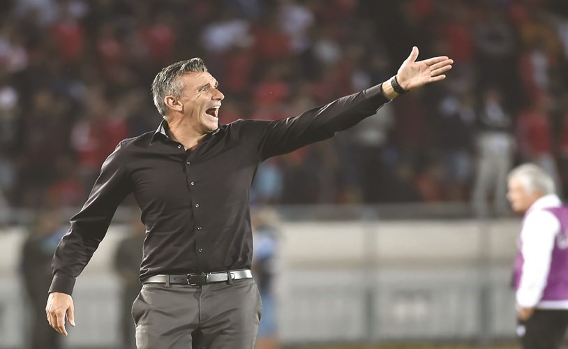كارتيرون يقود الزمالك خلفاً لميتشو