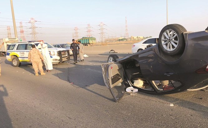 المركبة وقد انقلبت بالكامل على الدائري السادس﻿
