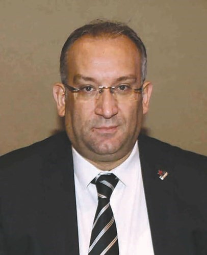 أدهم تانريفر ﻿
