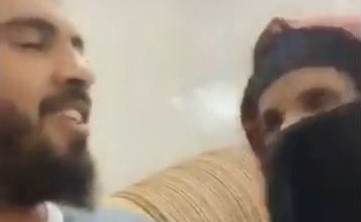 بالفيديو.. شاب سعودي ينشر مقطع مع أمه المسنة والمصابة بالزهايمر ويثير الجدل