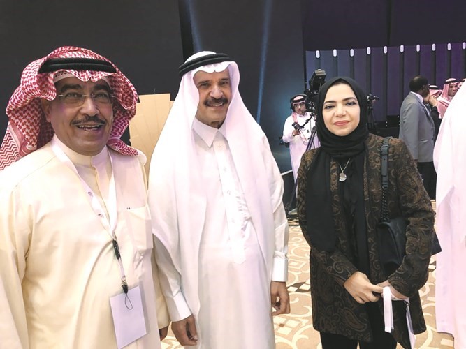 الزميل عدنان الراشد وخالد المالك رئيس هيئة الصحافيين السعوديين والزميلة رابعة مكي الجمعة﻿