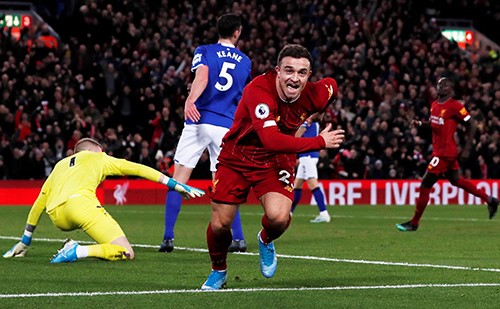 ماني يقود ليفربول لتعزيز صدارته للدوري الإنجليزي بخماسية في إيفرتون