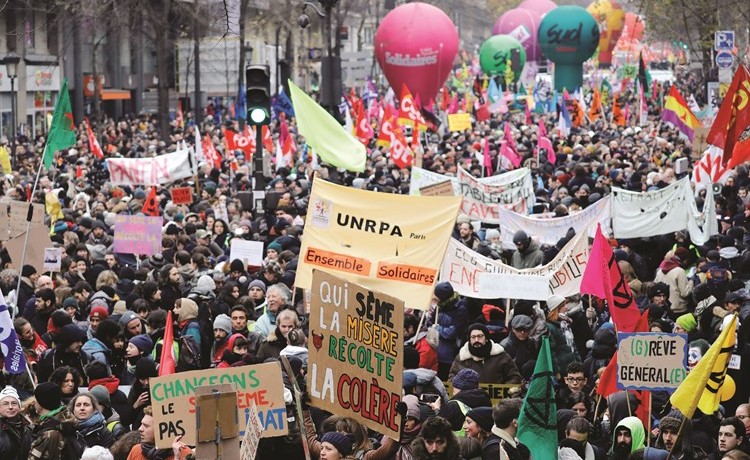 مظاهرة حاشدة ضد قانون التقاعد في باريس									 (أ.ف.پ)﻿