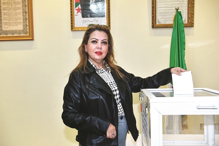 الزميلة سميرة فريمش تدلي بصوتها﻿