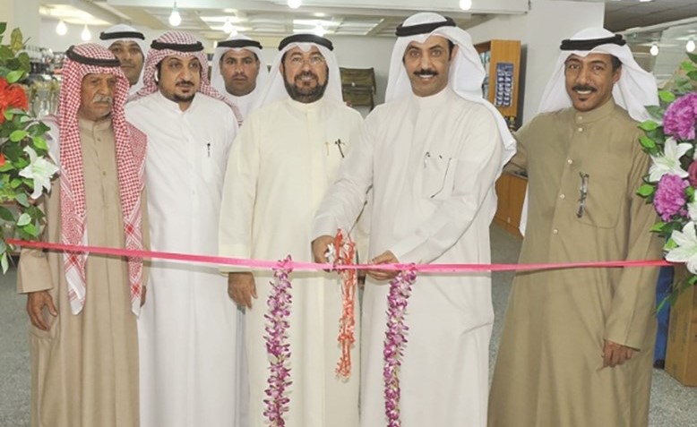 خالد الهضيبان خلال افتتاح معرض مستلزمات البر ﻿