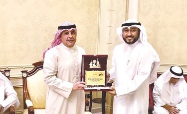 الشيخ مازن الجراح ود.صالح الخليفة﻿