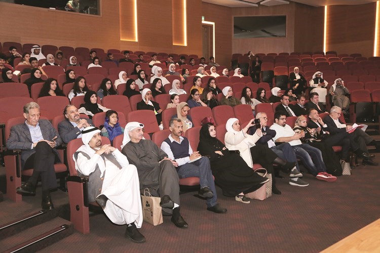 AUM أقامت برنامجها الثقافي على هامش جائزة الملتقى للقصة القصيرة