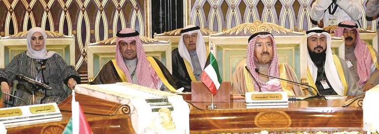 صاحب السمو الأمير الشيخ صباح الأحمد مترئسا وفد الكويت في القمة الخليجية 40 بالرياض ﻿