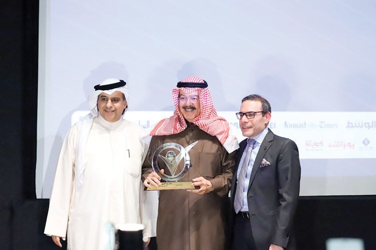 تكريم رئيس مجلس إدارة الخطوط الجوية الكويتية يوسف الجاسم﻿